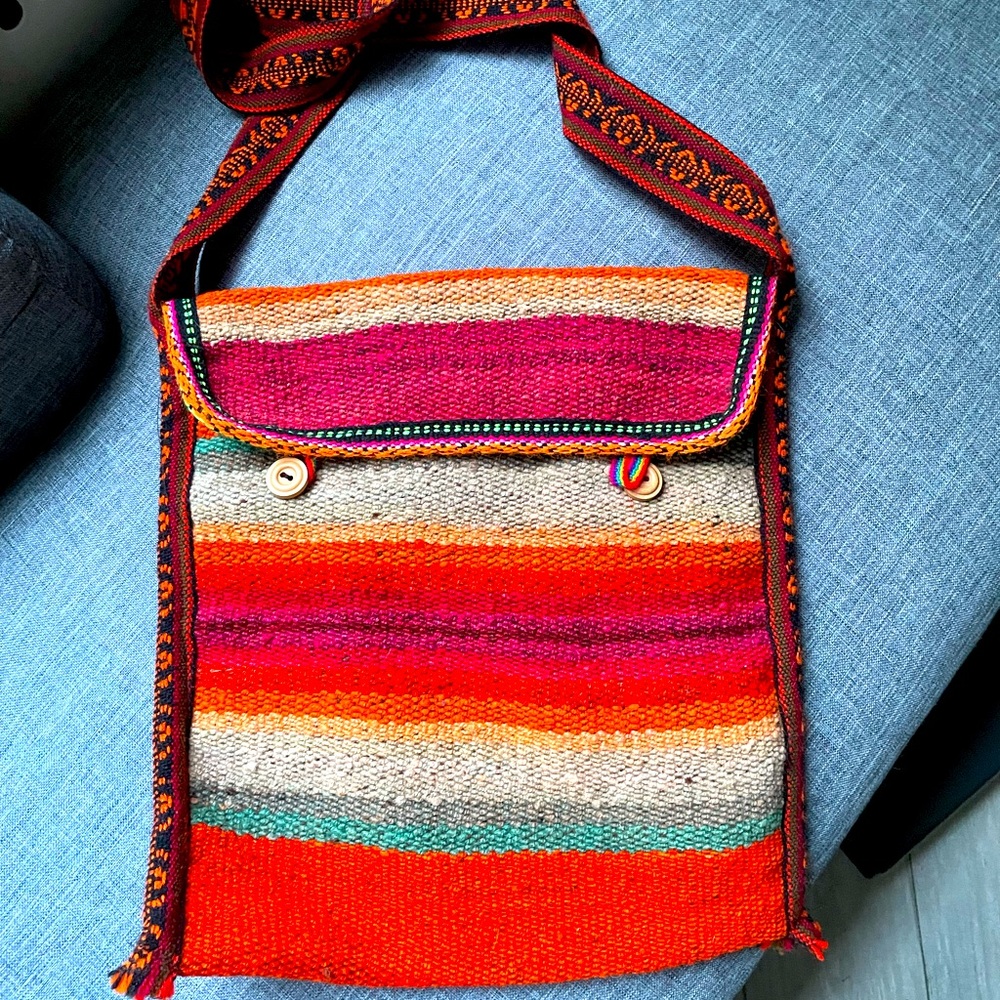 Peruvian hand made wool shoulder bag